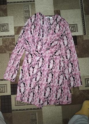 Платье змеиный принт