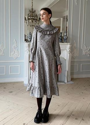 Сукня фланелева з воланами (сіра з принтом)