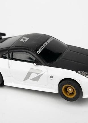 Машинка с двигателем nissan 350z из набора need for speed масштаб 1:64
