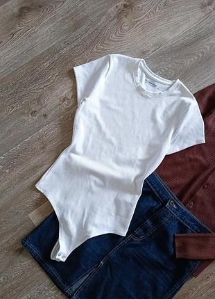 Белый мягкий боди в рубчик