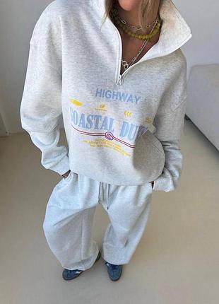 Стильный яркий теплый костюм на флисе с накатом