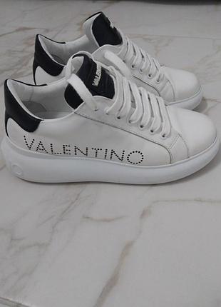 Кроссовки кожа