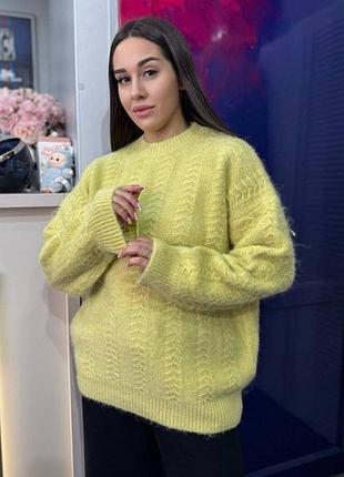 Оверсайз свитер с объемной вязкой