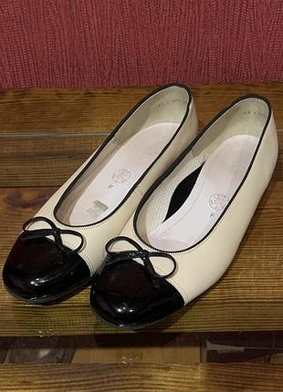 Шкіряні балетки