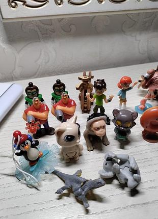 Киндер сюрприз
разные фигурки