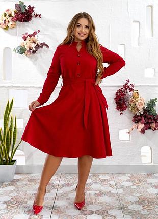 Красное вельветовое миди платье на пуговицах