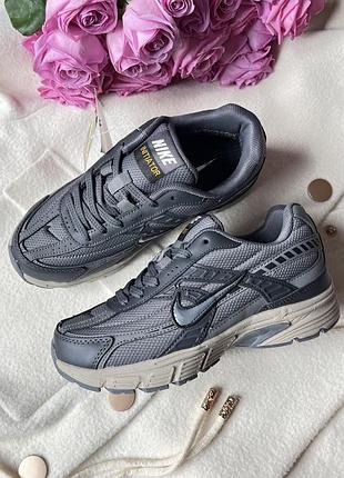 Nike initiator gore-tex сірі жіночі кросівки термо