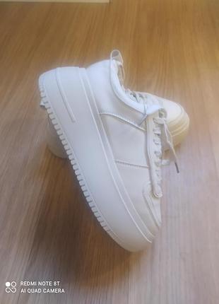 Зимние кроссовки