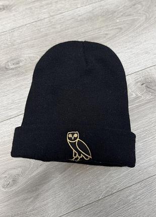 Тепла жіноча шапка