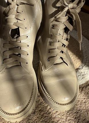 Женские зимние ботинки