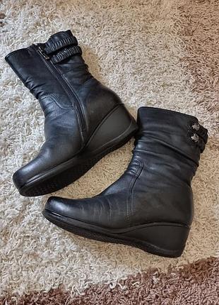 Зимние ботинки на танкетке немецкого бренда изнутри настоящий мех цигейка