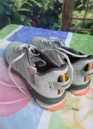 Кросівки чоловічі 4