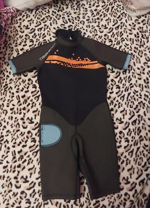 Гідрокостюм