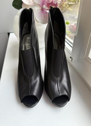 Ботільйони  guess