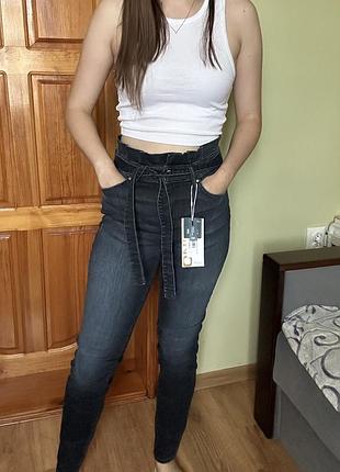 Джинси завужені з поясом бренду only