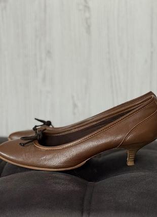 Туфлі від hobbs