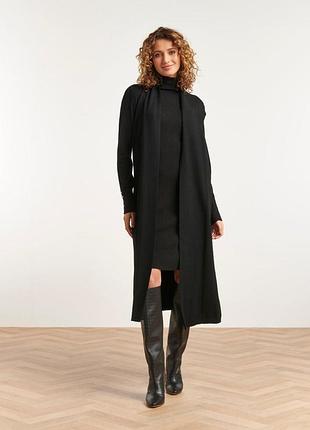 Стильный трикотажный кардиган в рубчик