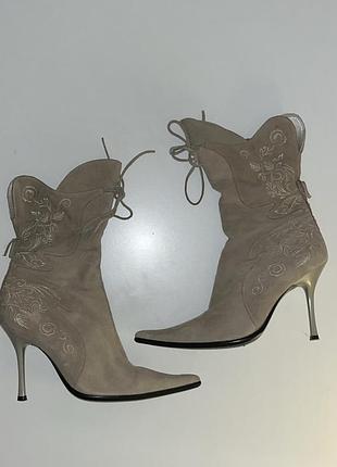 Сапожки за натуральної замші