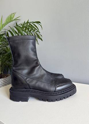 Черевикі чорні шкіряні estro 38р