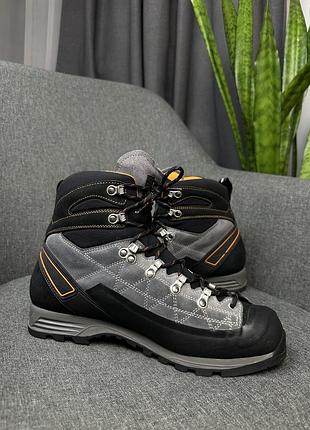 Фірмові черевики scarpa revolution pro gtx