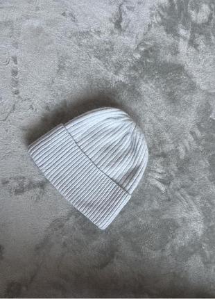 Тепла шапка зима