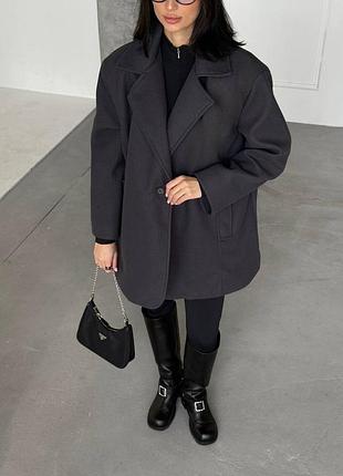 Утепленный женский оверсайз пиджак-пальто