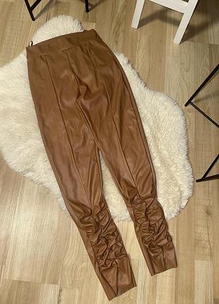 Лосіни з еко шкіри трендового кольору розмір 6 (s)