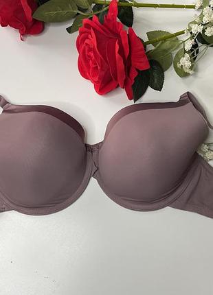 Красивий бюстик на паралоні