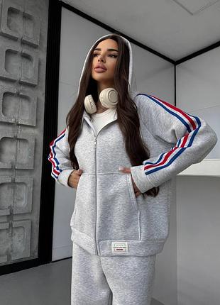 Теплый женский брючный прогулочный костюм