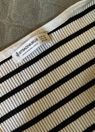 Укорочений топ з довгими рукавами