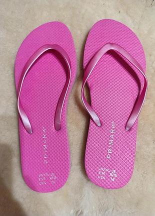 Шльопанці рожеві 38/39