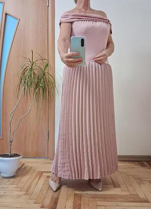 Шикарное нежное платье в пол с приспущенными плечами для беременных размер 14