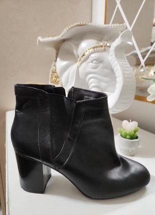 Ботинки кожаные женские 38р