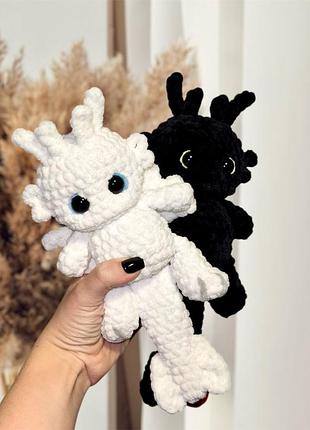 Вʼязані дракончики беззубик та фурія