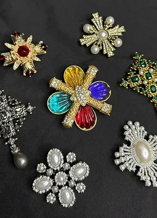 Брошки в винтажном стиле