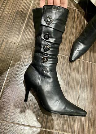 Чудові (не ношені) шкіряні жіночі зимові чоботи 39р