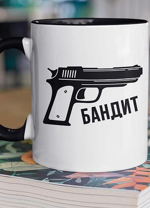 Чашка керамічна з принтом "бандит" 330 мл, біла з чорною ручкою