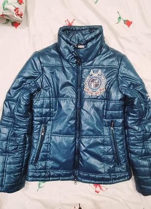 Куртка теплая hv polo стеганая не продуваемая. размер полноценный м
очень хорошее состояние.