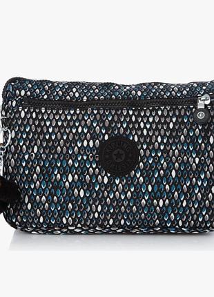 Косметичка от kipling с мавочкой.