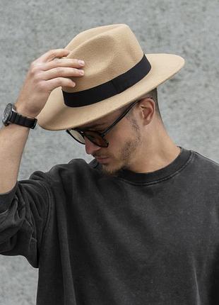 Чоловічий капелюх fedora з стрічкою beige