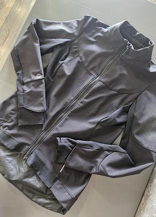 Куртка спортивна s decathlon