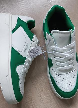 Новые 39р. кожаные кроссовки унисекс