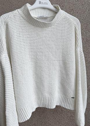 Білий м’який светр