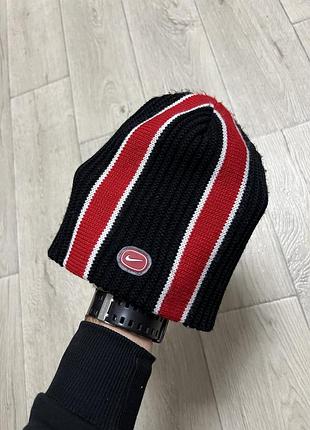 Вінтажна зимова шапка nike vintage