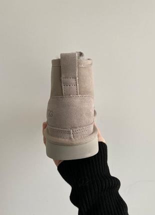 Ботинки ugg neumel в бежевом цвете с мехом овчины3 фото