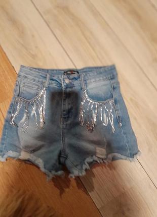 Фирменные крутые шорты с нитями страз размер10