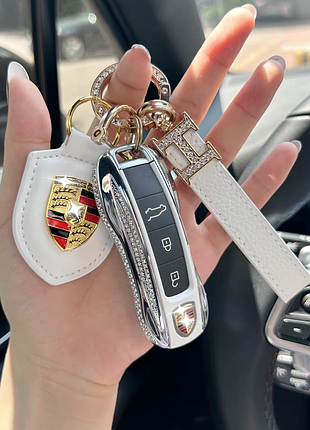 Белый брелок со стразами для ключа porsche