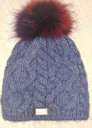 Теплая шапка с натуральным помпоном