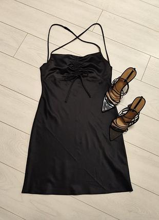 Короткое женское платье комбинация