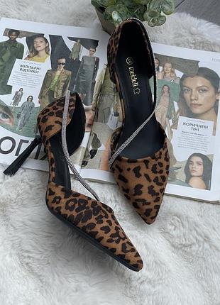 Леопардові туфлі